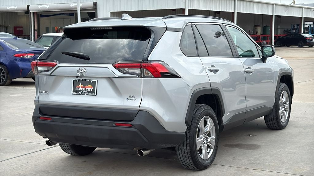 2025 Toyota RAV4 HYBRID LE