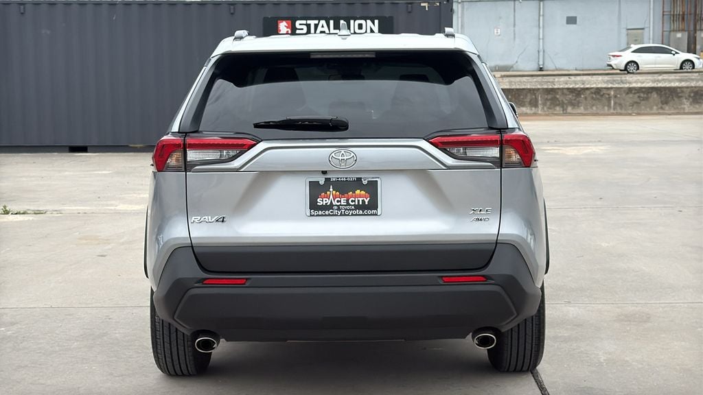 2025 Toyota RAV4 XLE