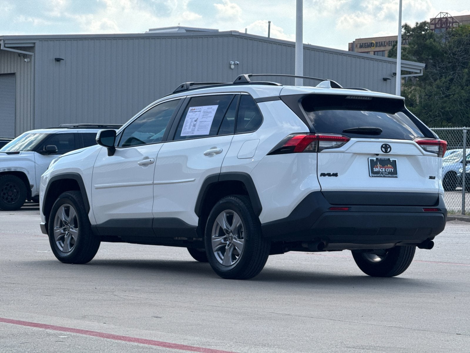 2025 Toyota RAV4 XLE
