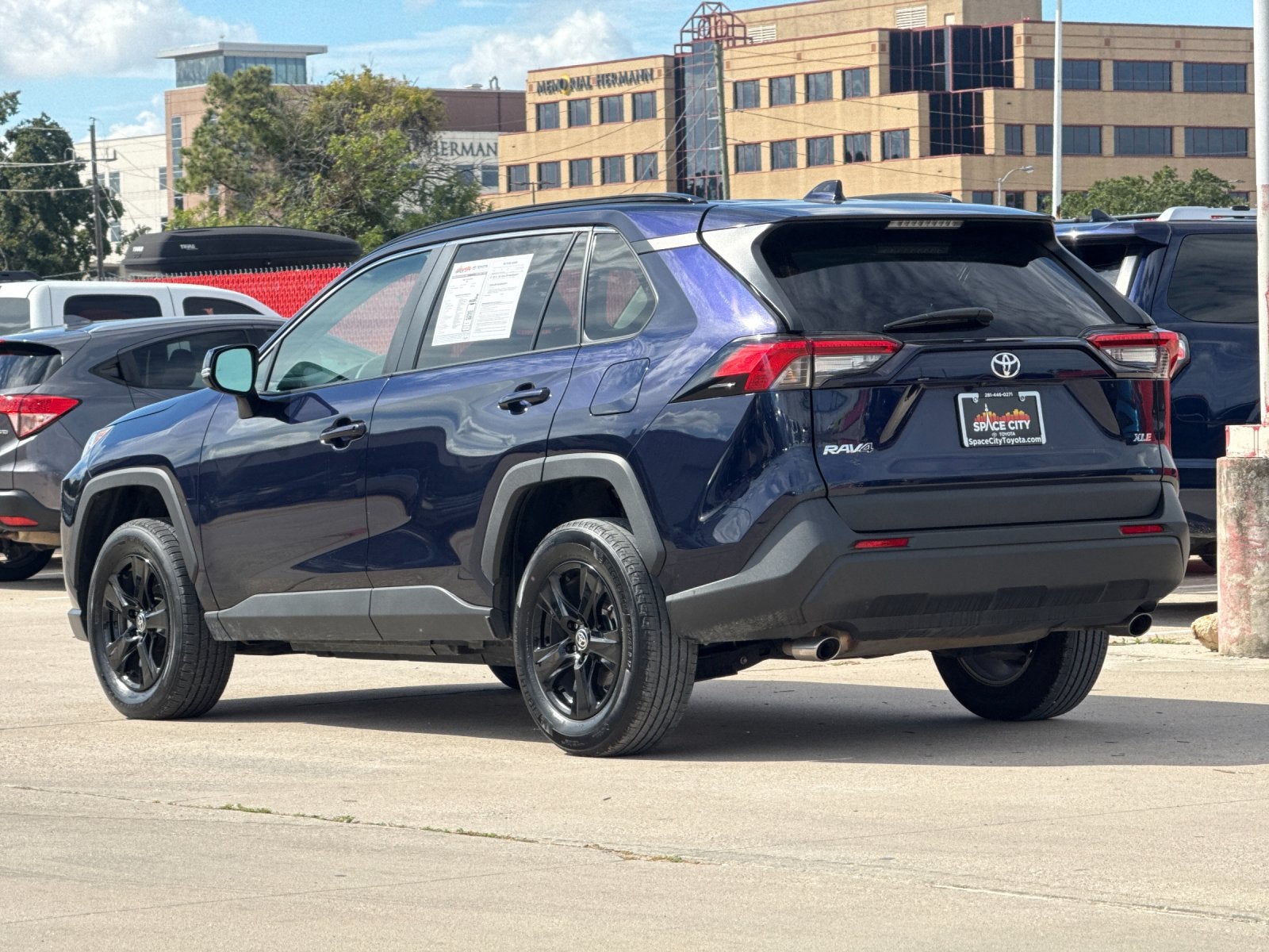 2025 Toyota RAV4 XLE