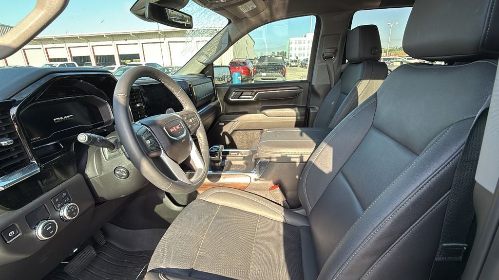 2025 GMC Sierra SLT