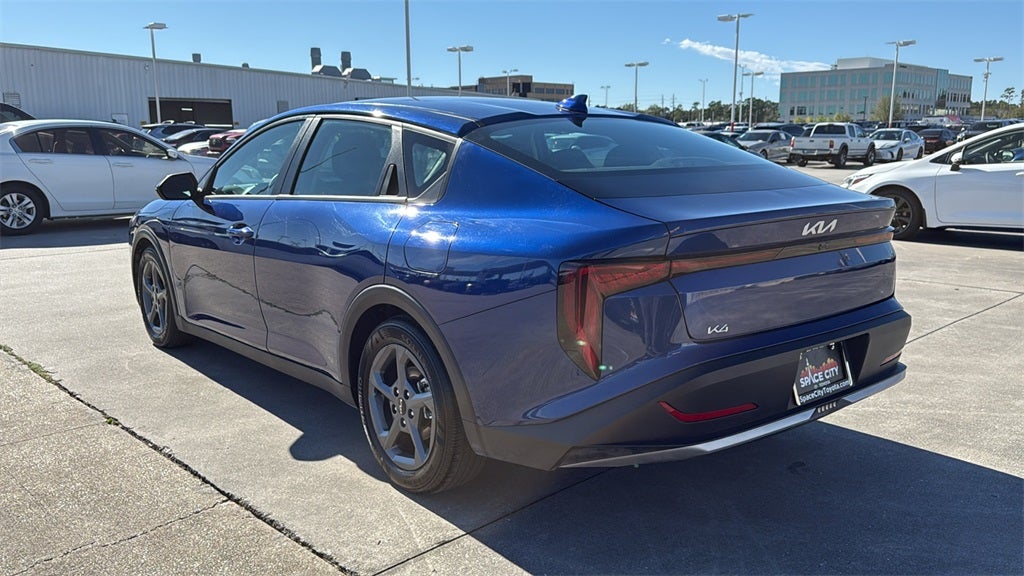 2025 Kia K4 LXS