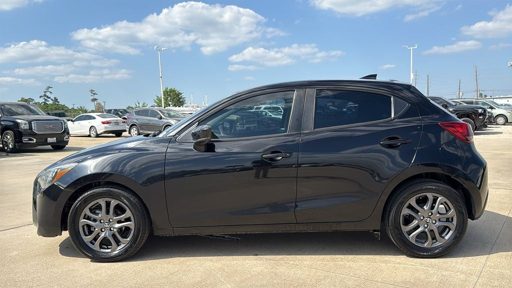 2020 Toyota YARIS HATCHBACK LE