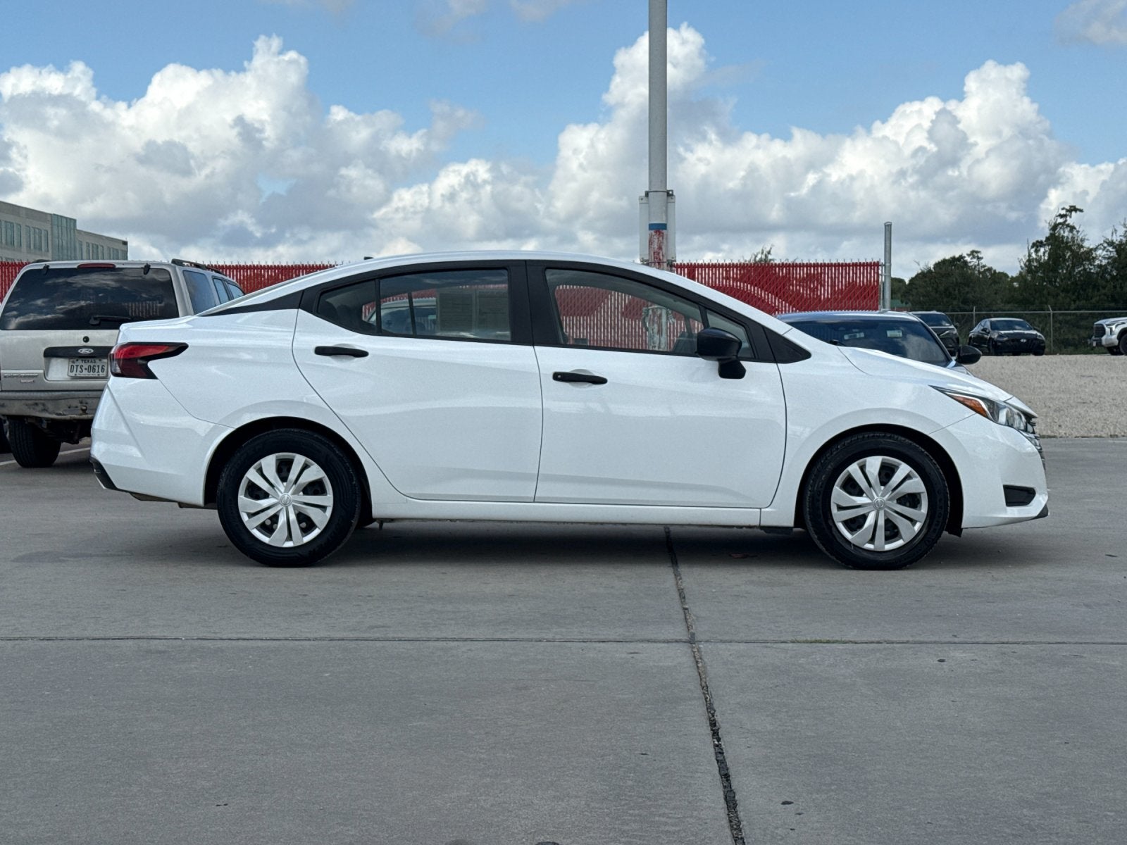 2024 Nissan Versa 1.6 S