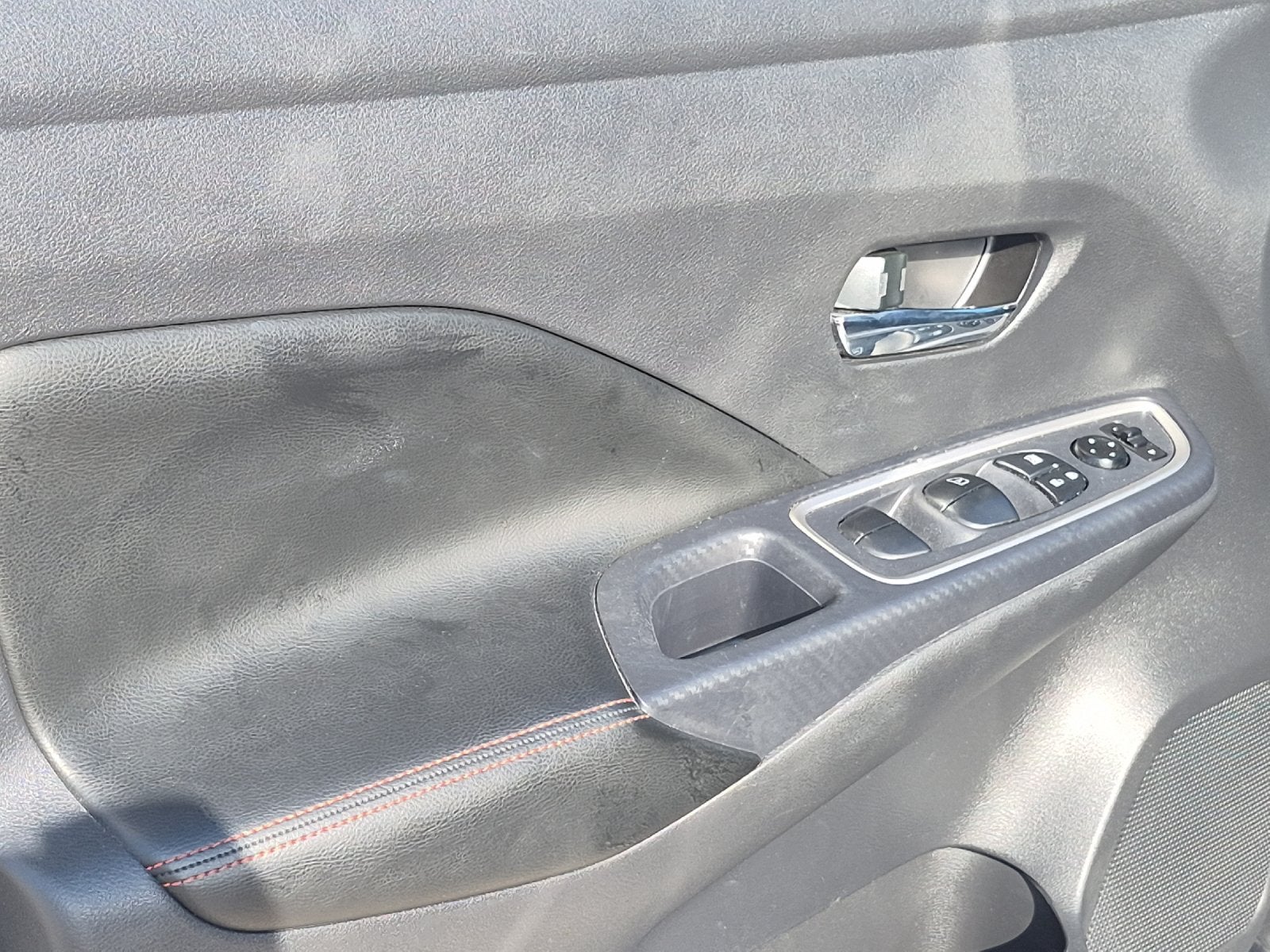 2023 Nissan Versa 1.6 SR