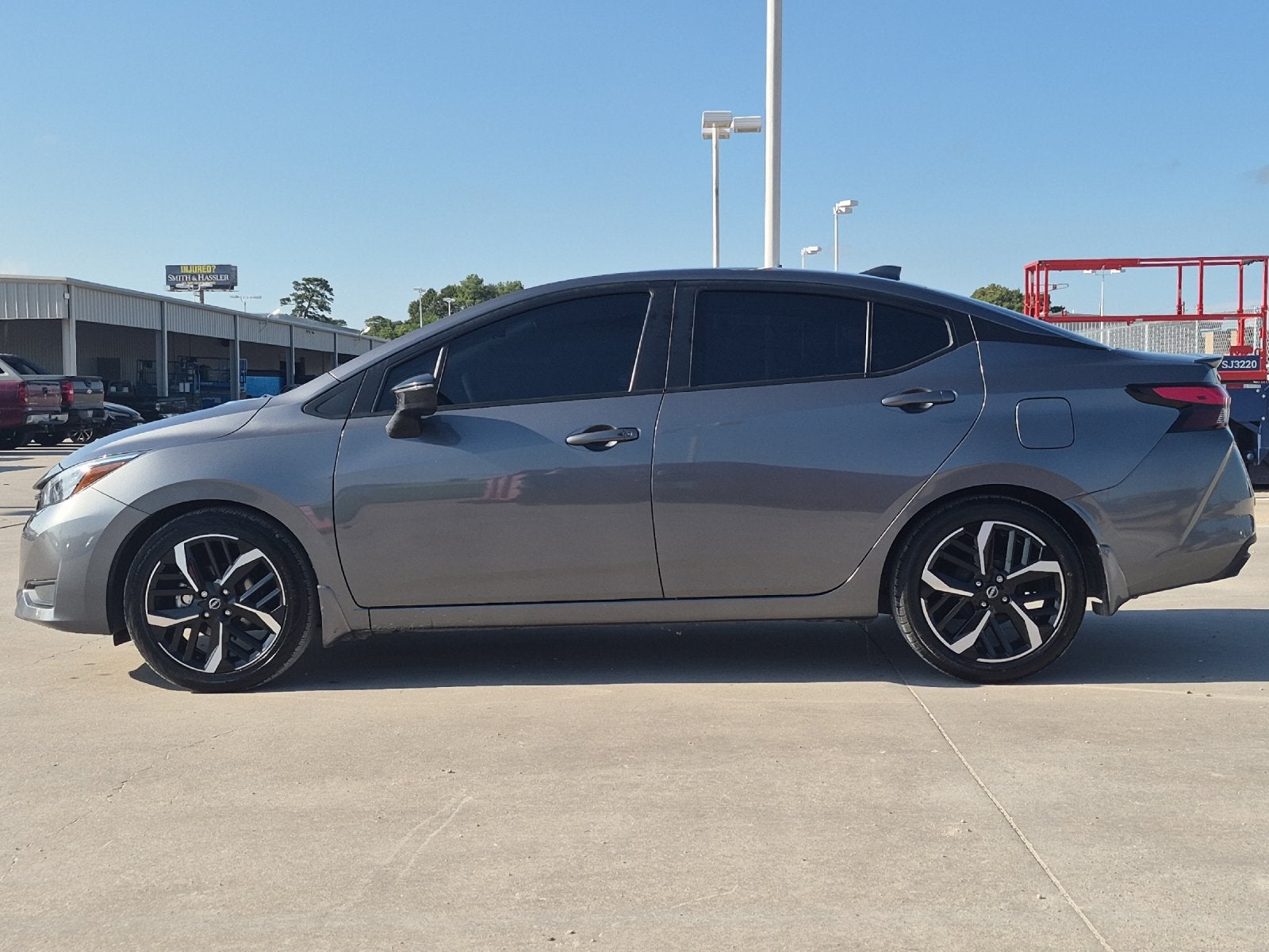 2023 Nissan Versa 1.6 SR