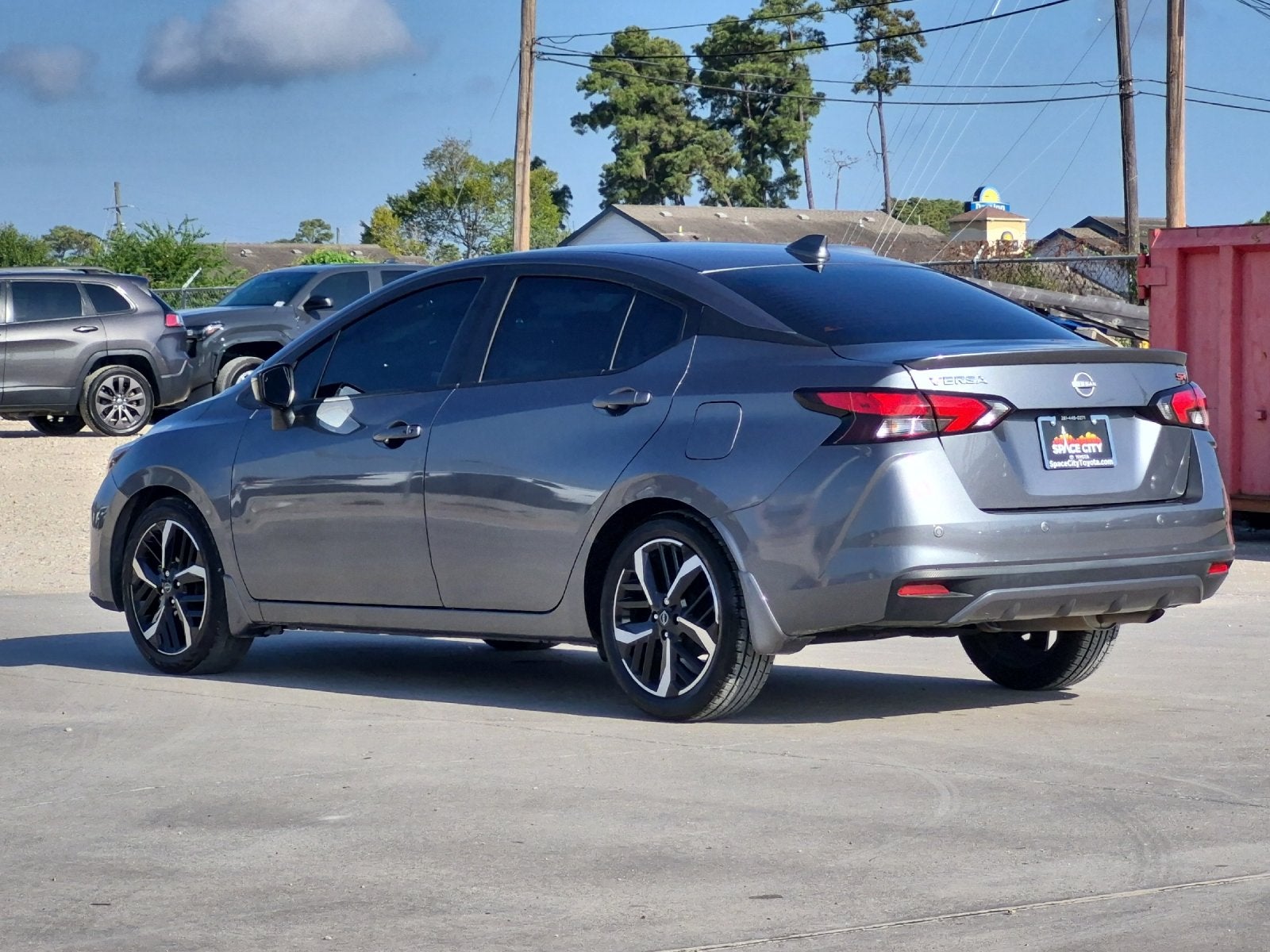 2023 Nissan Versa 1.6 SR
