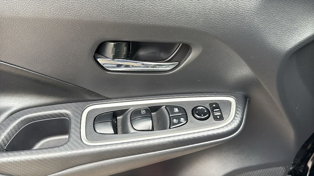 2022 Nissan Versa 1.6 SR