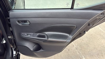 2022 Nissan Versa 1.6 SR