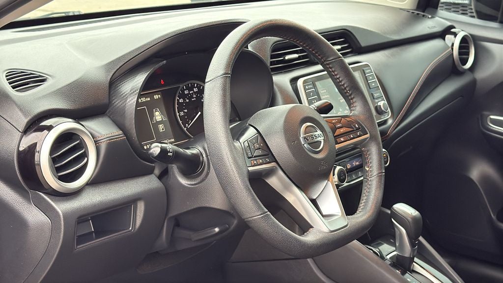 2022 Nissan Versa 1.6 SR