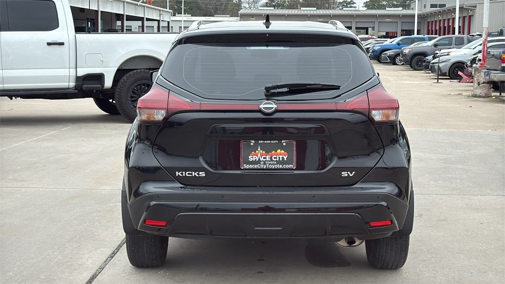 2023 Nissan Kicks SV