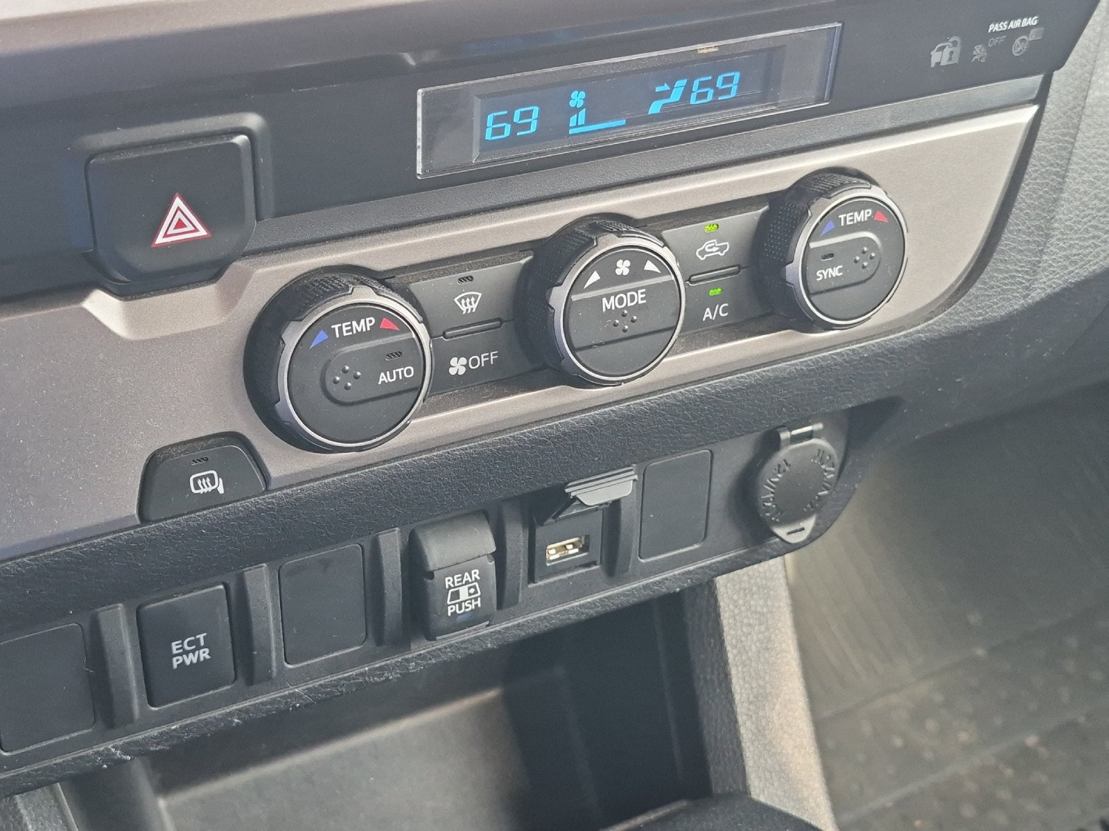 2022 Toyota Tacoma SR5 V6