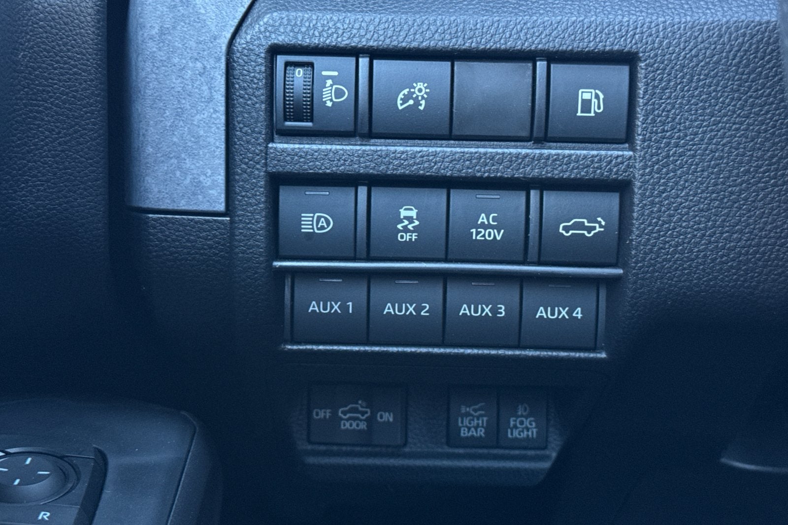 2026 Toyota Tacoma i-FORCE MAX Trailhunter