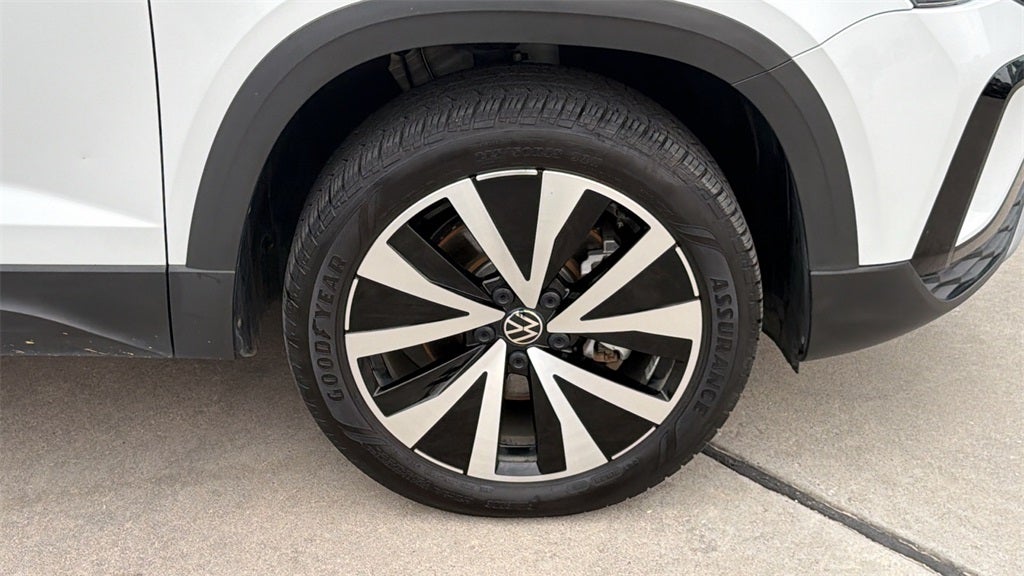 2024 Volkswagen Taos 1.5T SE