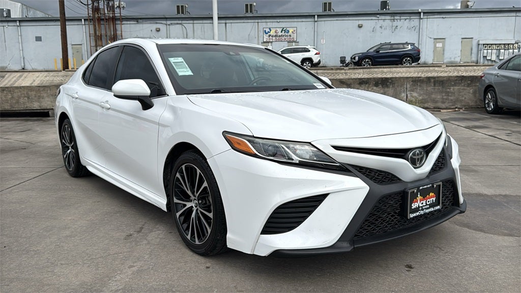2019 Toyota CAMRY SE