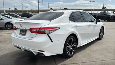 2019 Toyota CAMRY SE