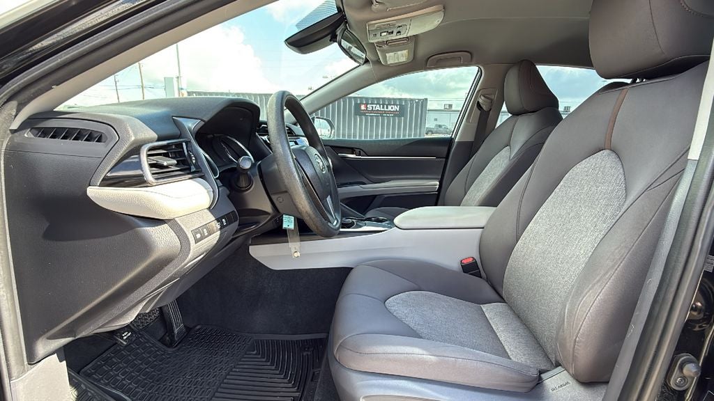 2019 Toyota CAMRY LE