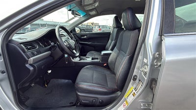 2016 Toyota CAMRY SE