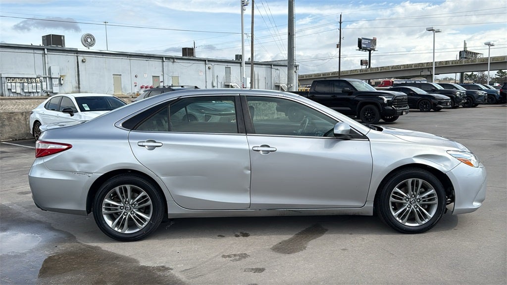 2016 Toyota CAMRY SE