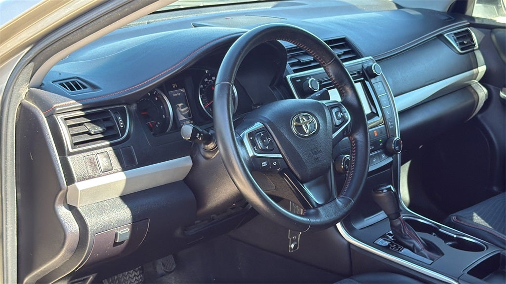 2015 Toyota CAMRY SE