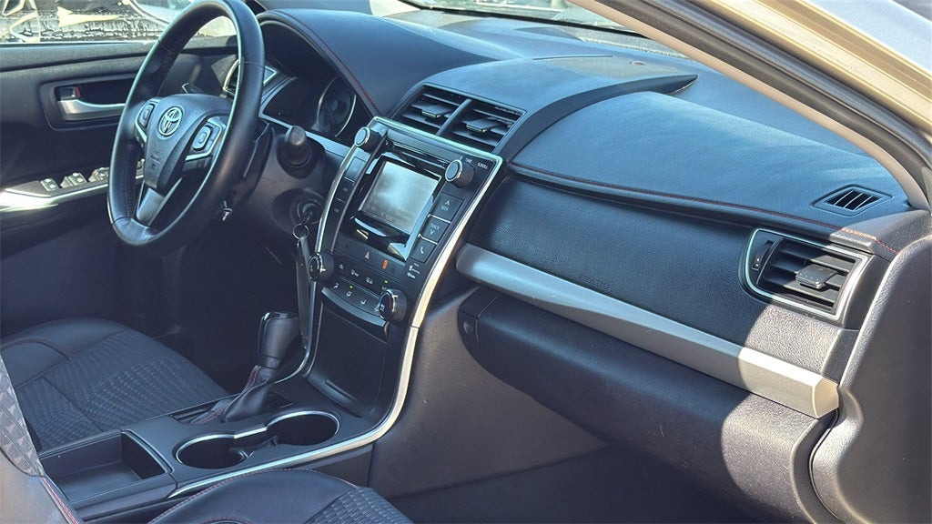 2015 Toyota CAMRY SE