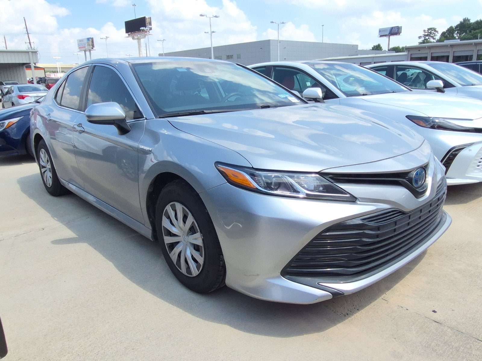 2020 Toyota Camry Hybrid LE