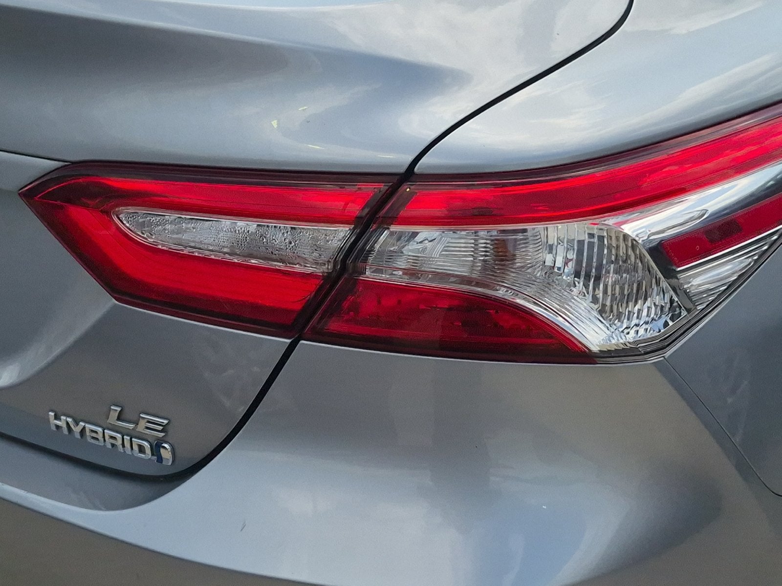 2020 Toyota Camry Hybrid LE