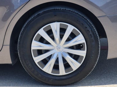 2023 Toyota Camry Hybrid LE