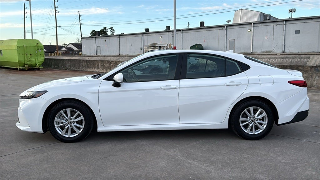 2025 Toyota CAMRY LE