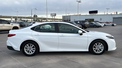 2025 Toyota CAMRY LE