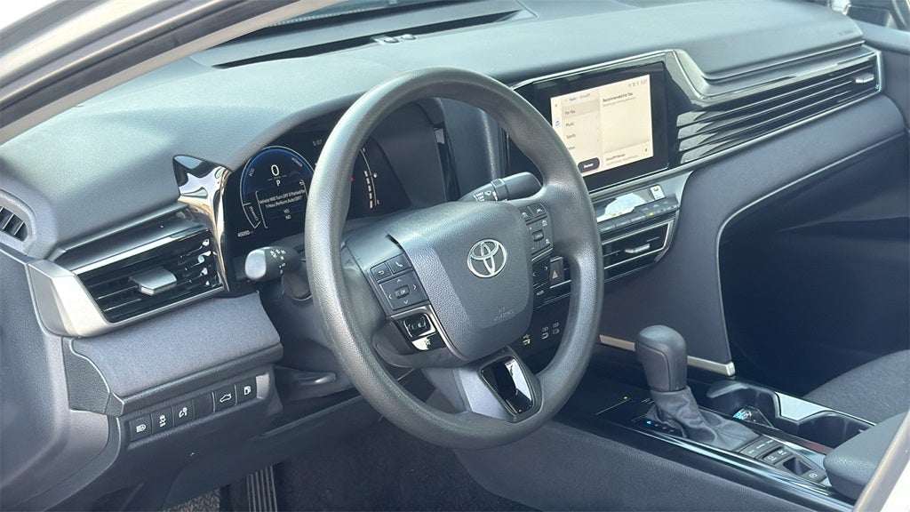 2025 Toyota CAMRY LE