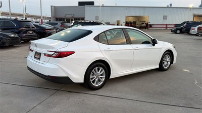 2025 Toyota CAMRY LE
