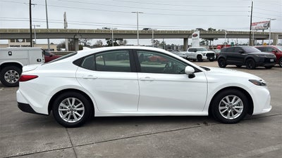 2025 Toyota CAMRY LE