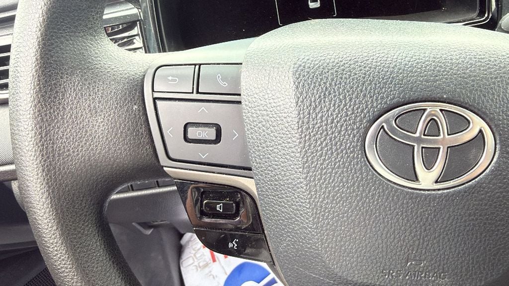 2025 Toyota CAMRY LE