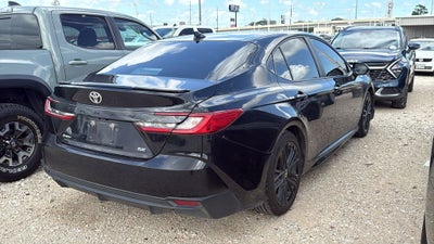 2025 Toyota Camry SE