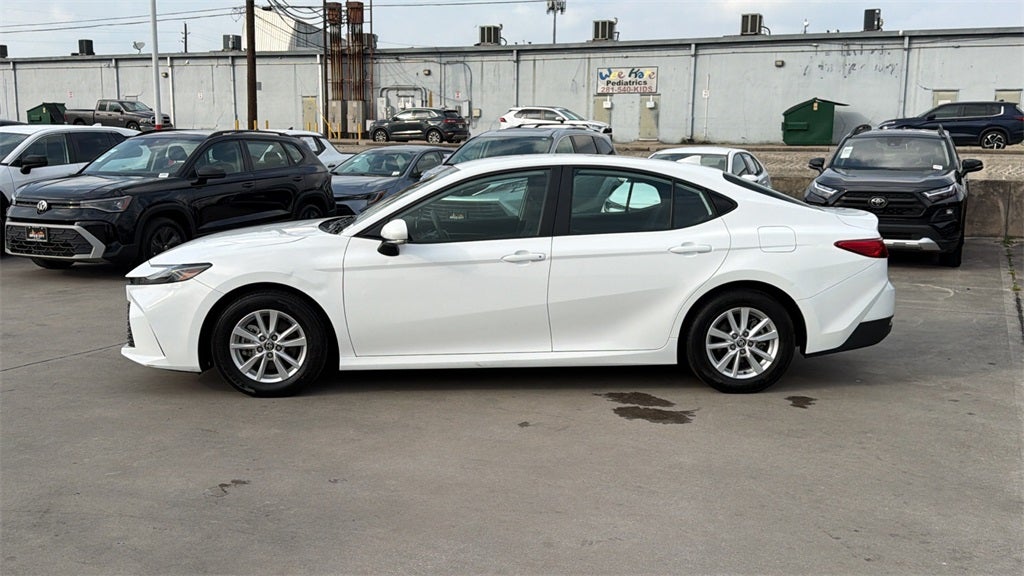 2025 Toyota CAMRY LE