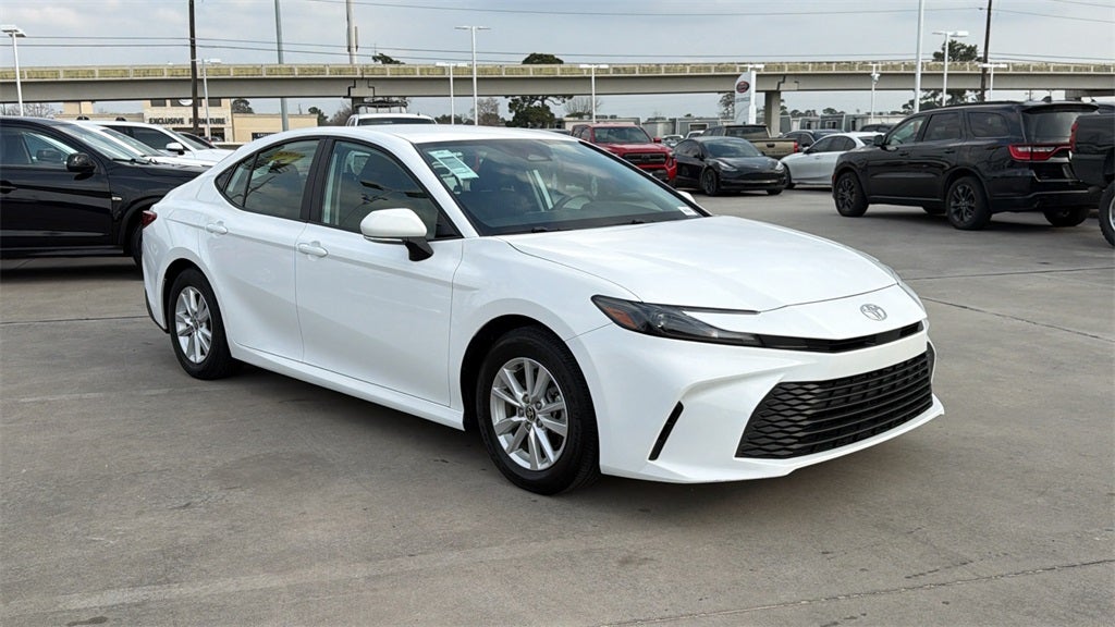 2025 Toyota CAMRY LE