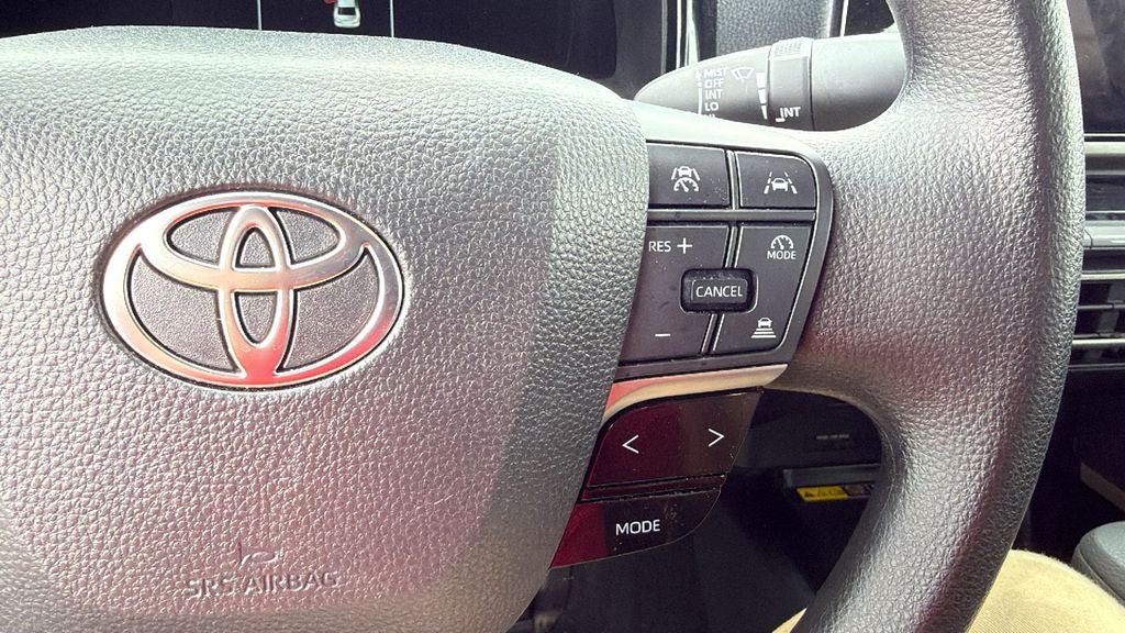 2025 Toyota CAMRY LE