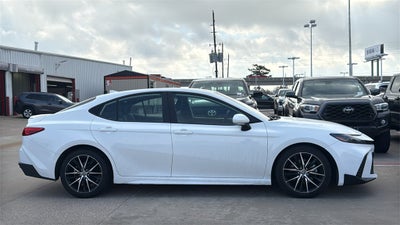 2025 Toyota CAMRY SE