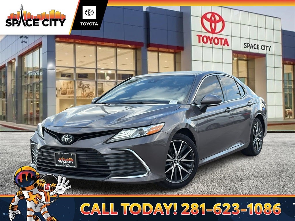 2023 Toyota CAMRY XLE