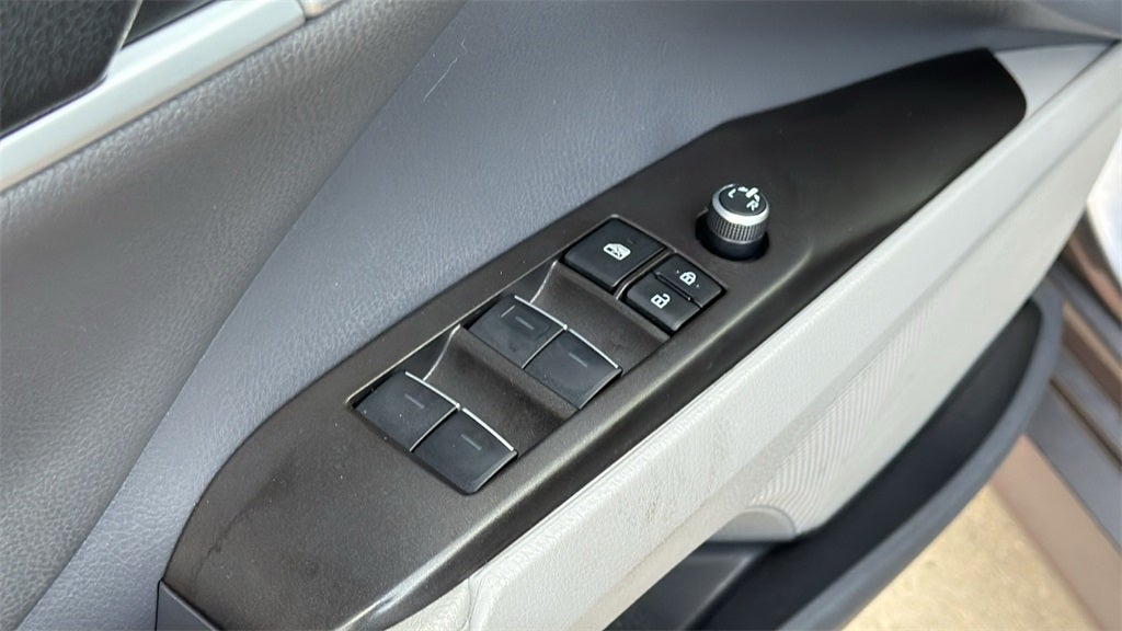 2023 Toyota CAMRY XLE