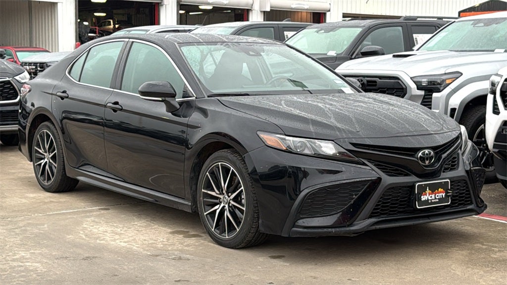 2024 Toyota CAMRY SE
