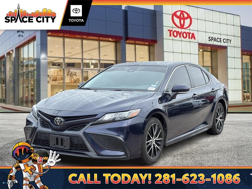 2022 Toyota CAMRY SE