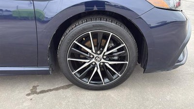 2022 Toyota CAMRY SE