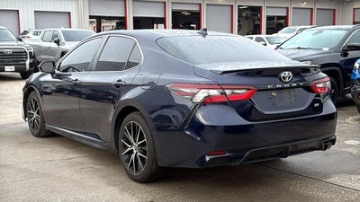 2022 Toyota CAMRY SE