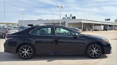 2024 Toyota CAMRY SE