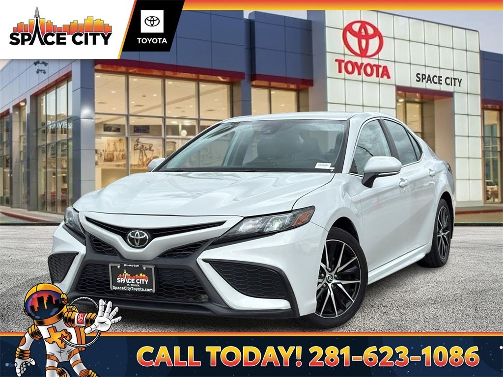 2024 Toyota CAMRY SE