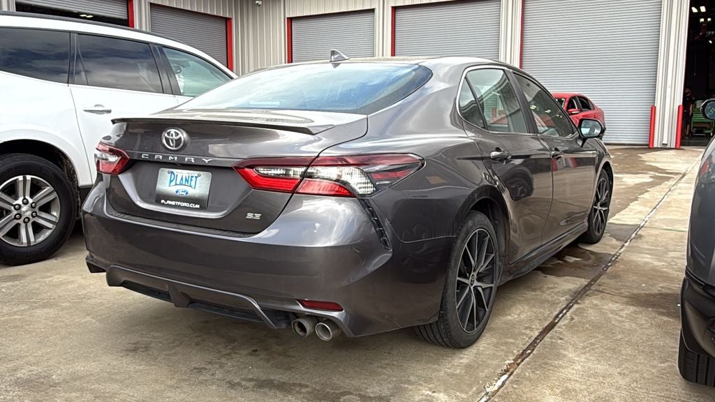 2022 Toyota CAMRY SE