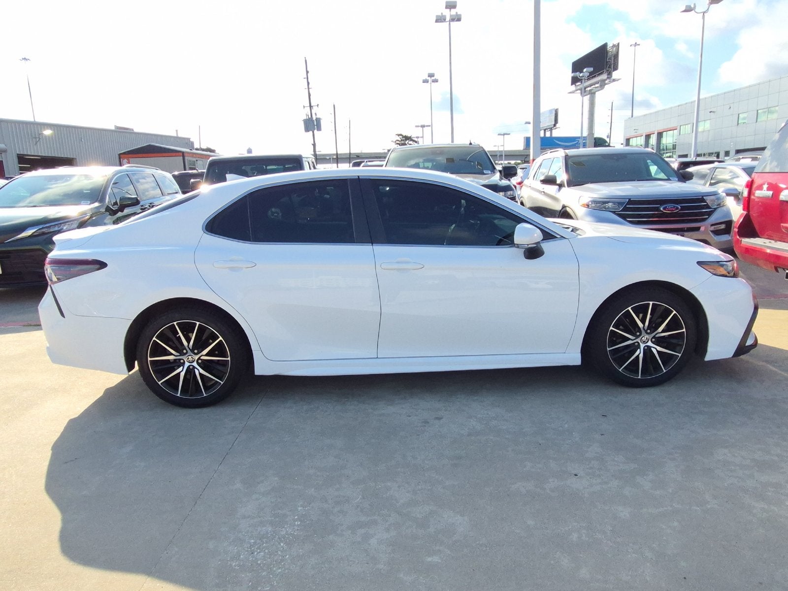 2023 Toyota Camry SE
