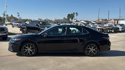 2024 Toyota CAMRY SE